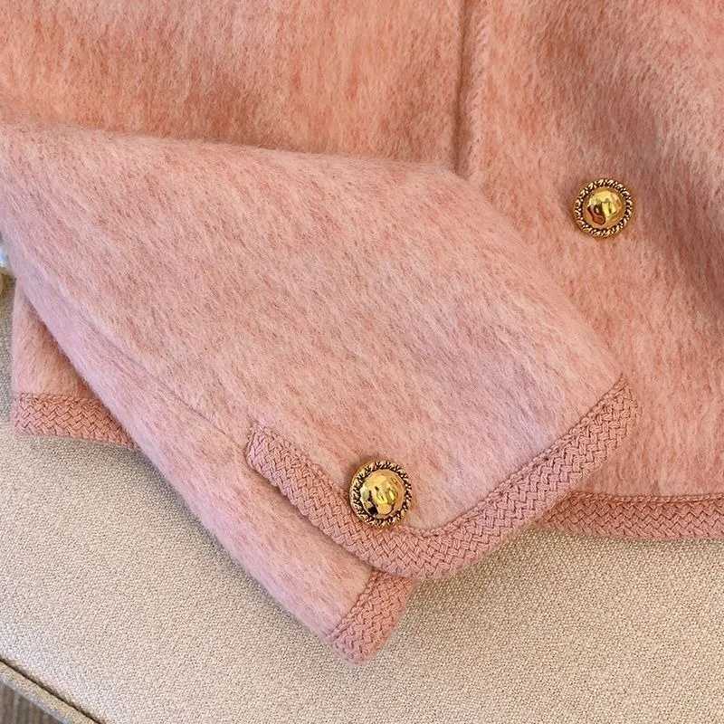 Female French Doublebreasted Coat 2025 Autumn and Winter New Xiaoxiangfeng Wool Woolen Coat Foreign Style Short Top Women J251103