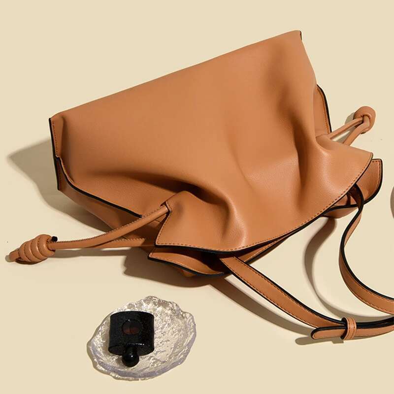 Caramel Color Leather Crossbody Cloud Pleated Large Capacity Design Drawstring Stylish Commuter Bag For Women