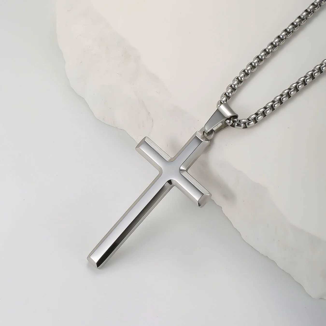 Collier Homme Spiritual Male Minimalism Stainless Steel Necklace Mans Jesus Cross Necklace for Man Collar HombreXJ251104