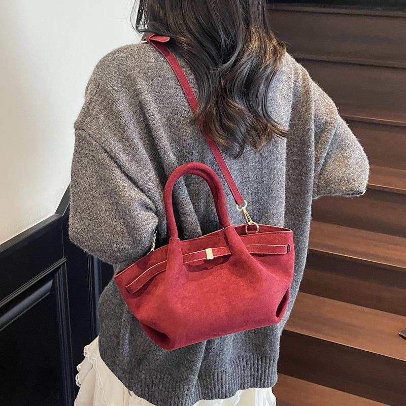 2025 new Dumpling Bag Suede Leather Tote Bag Niche Design Single Shoulder Underarm Bag Commuter Genuine Leather Crossbody Bag