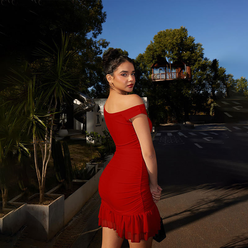 New 2025 Womens Noble Elegant Intellectual Slant Shoulder Solid Color Lace Edge Dress