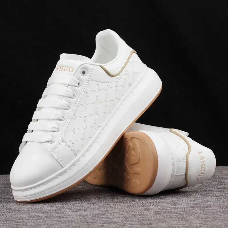 New couple casual white sneakers womens flat shoes mens sneakers designer fashion running shoes mens tennis shoes Z250403