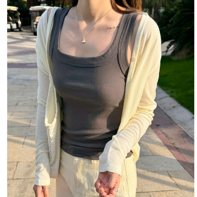 Q carefully selects threaded knitted camisole as the base for womens inner wear square neck small vest for spring and summer hot girls with a high-end