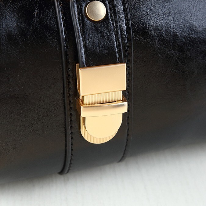 Advanced Sense Stick Mantou Women's Fashion Simple One Shoulder Messenger Bag Black Small Handbag