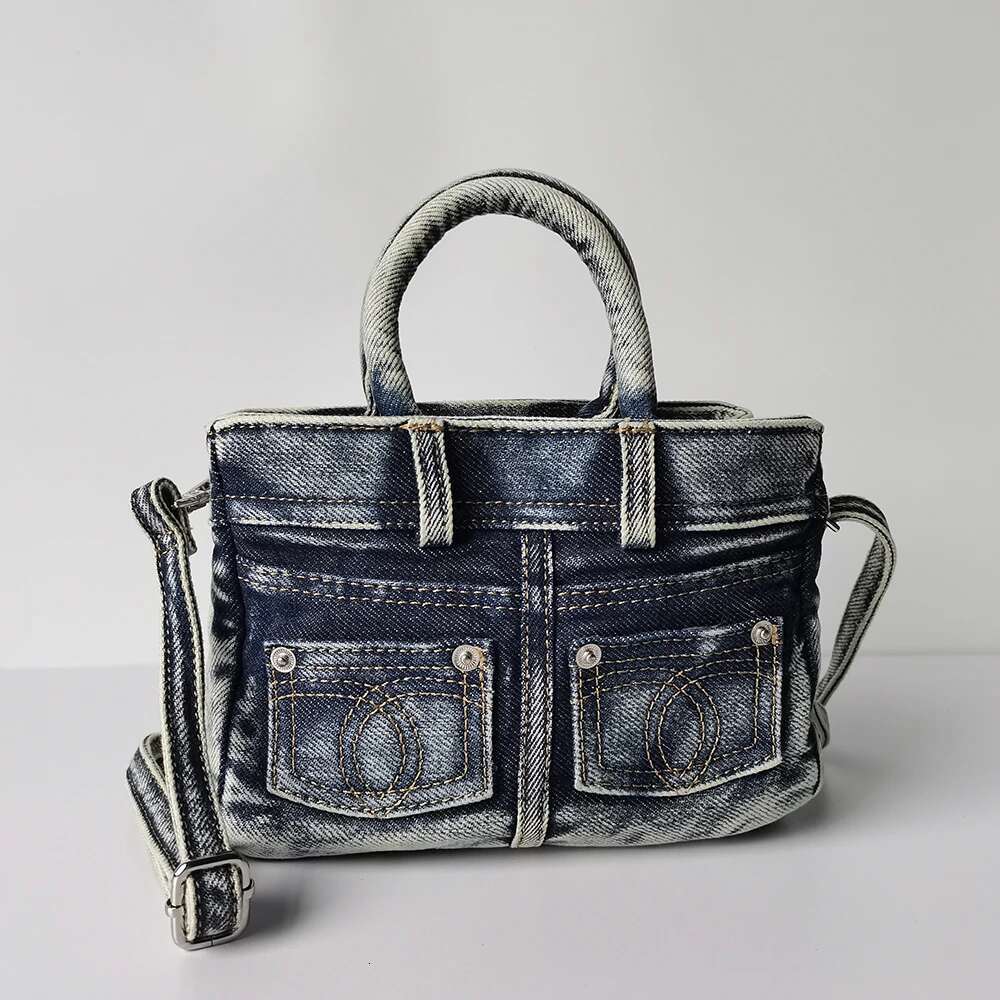 Jeans 2025 New Classic Lock Design Old Washing Denim Toe Bag Fashion Vintage Street Trend Motorcycle Style Women Handbag