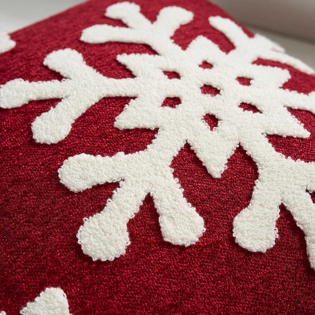 Merry Christmas Embroidered Throw Pillow Cover Tufted Snowflake Cushion Case for Winter Holiday Home Living Room Festival Decor Y251105