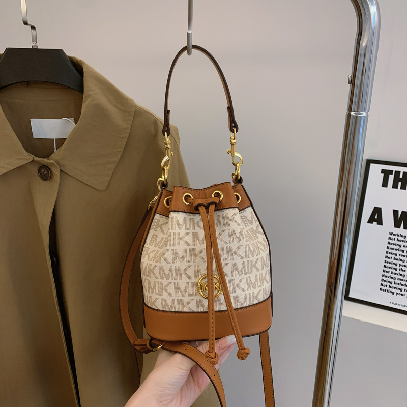 Free shipping bag women's old age bucket bag New women's diagonal bag fashion all-match drawstring hand bag 2025