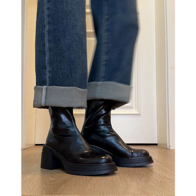 Women's Martin Short Boots with Fleece Lining Thick Sole Designer Shoe Autumn Winter Slim Soft Leather Surface