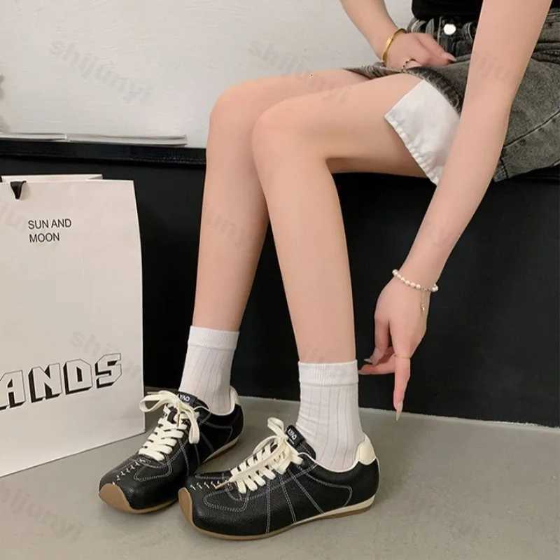Wens Desig Square Casual Non Slip Flat Single Shoes Autumn 2025 New Shallow Mouth Cfortable Lace Up Sneakers Y251105