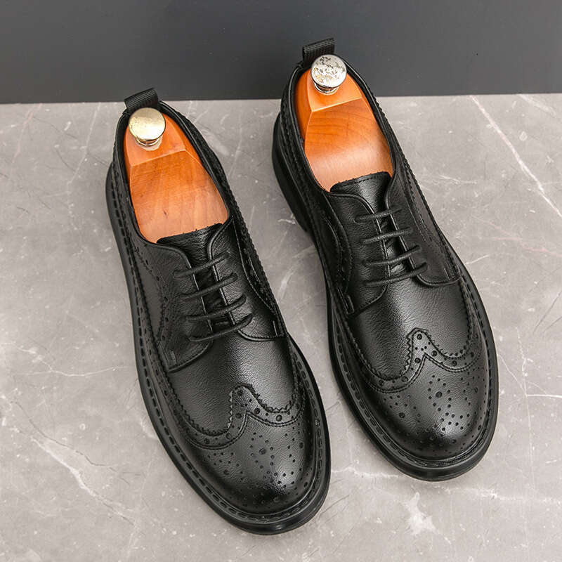 Men's in plus size, new casual leather fashionable men's block carved business dress shoes, wedding shoes