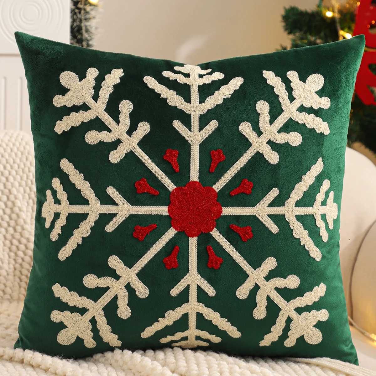 Embroidery Throw Pillow Cover Christmas Decoration Velvet Soft Christmas Tree Snowflake Winter Farmhouse Home Sofa Living Room Y251105
