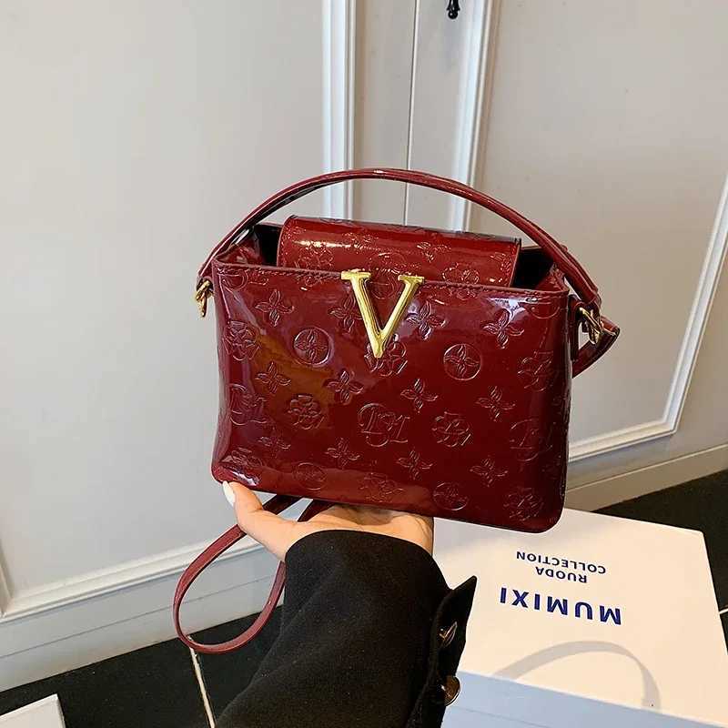 Smooth Shiny PU Solid Color Elegant Trendy Women Shoulder Bag Pattern Print Deco Handbag Crossbody Bag for Outings Party Travel Z251104