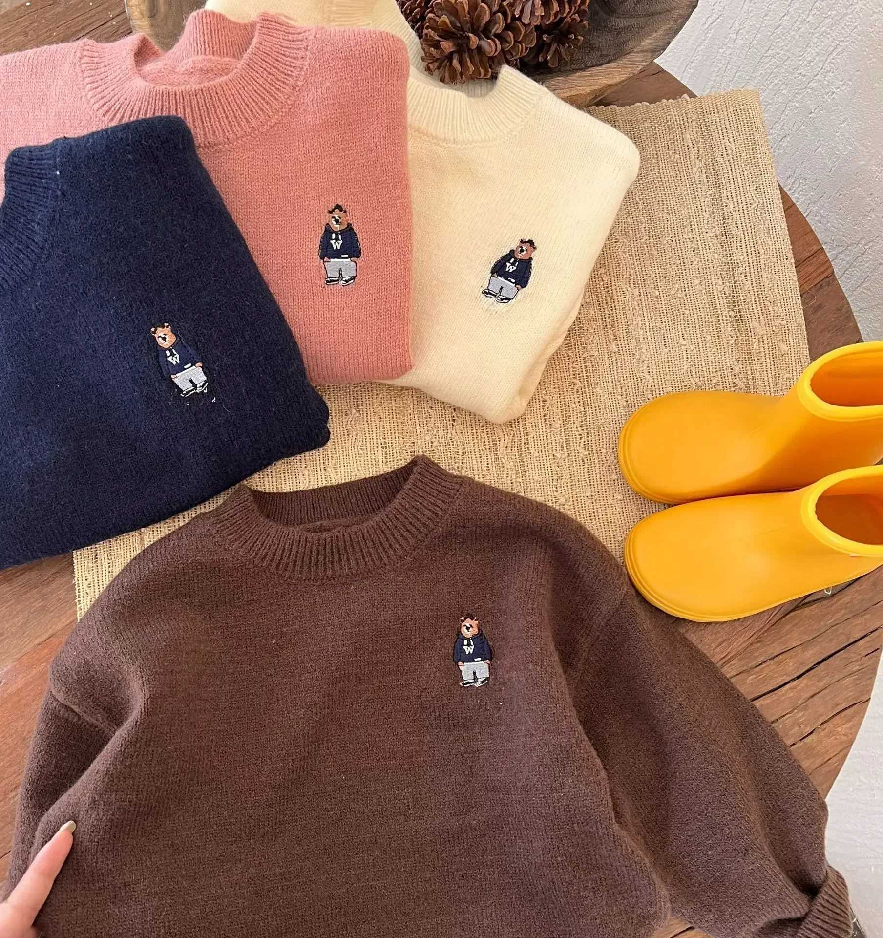 Kids Sweater 2023Autumn New Boys and Girls Cartoon Sweater Baby Low Collar Bear Sweater Trendy Net Red Fashion L251104