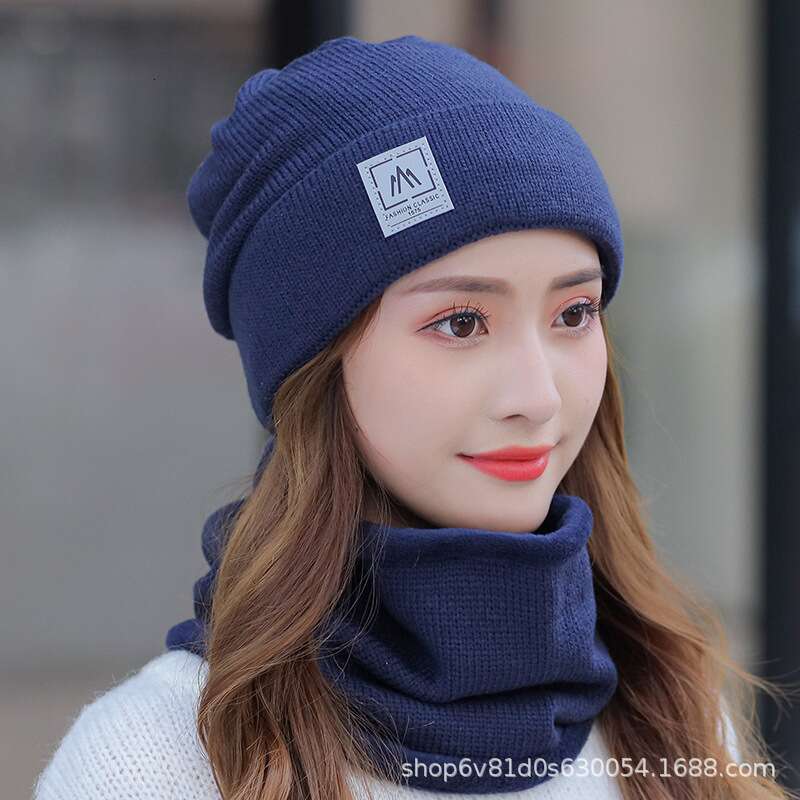 Warm winter knitted hat and scarf set, ideal for keeping warm and cold, cold weather and outdoor activities