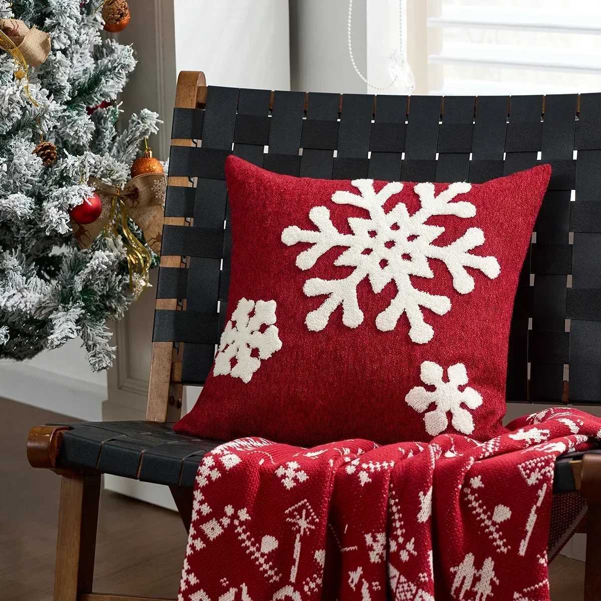 Merry Christmas Letter Snowflake Embroidered Cushion Cover 4545 Festival New Year Home Pillow Covers Decorative Sofa Bedroom Y251105