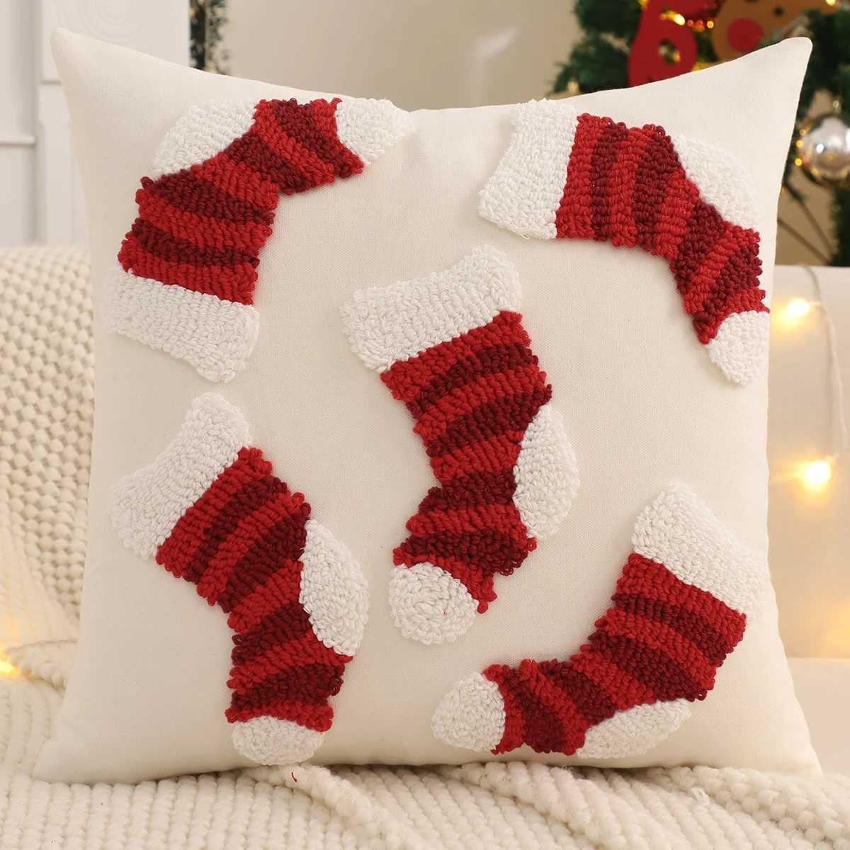 Tufted Throw Pillow Cover Christmas Decoration Canvas Christmas Tree Snowflake Socks Winter Farmhouse Home Sofa Living Room Y251105