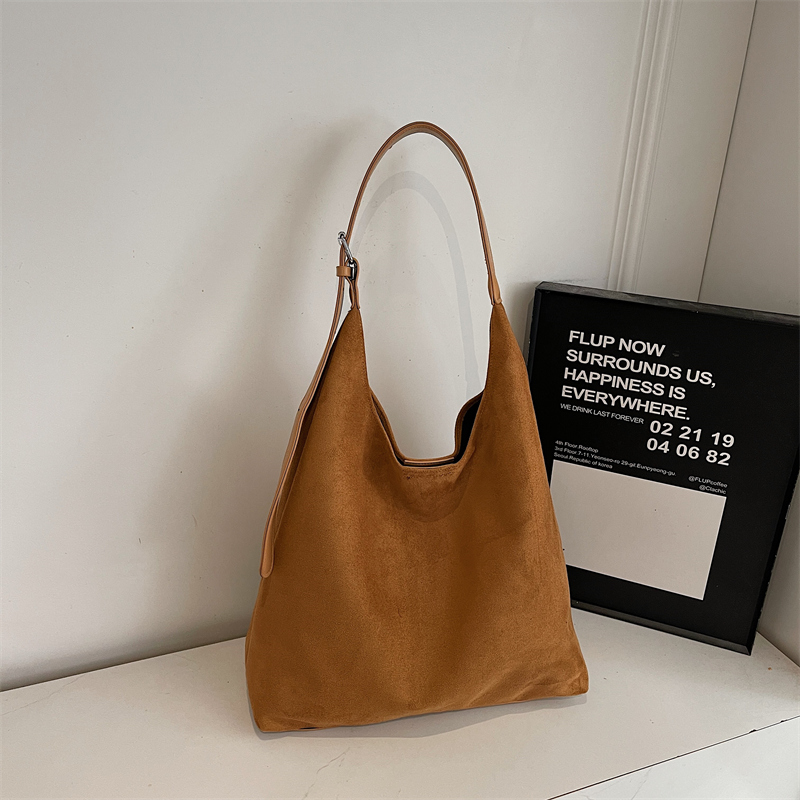 New Spring Women's Simple Leisure Fashion Luxury Party Handbag Large Capacity Crossbody Bag Essential Shoulder Bag for College Students Shopping