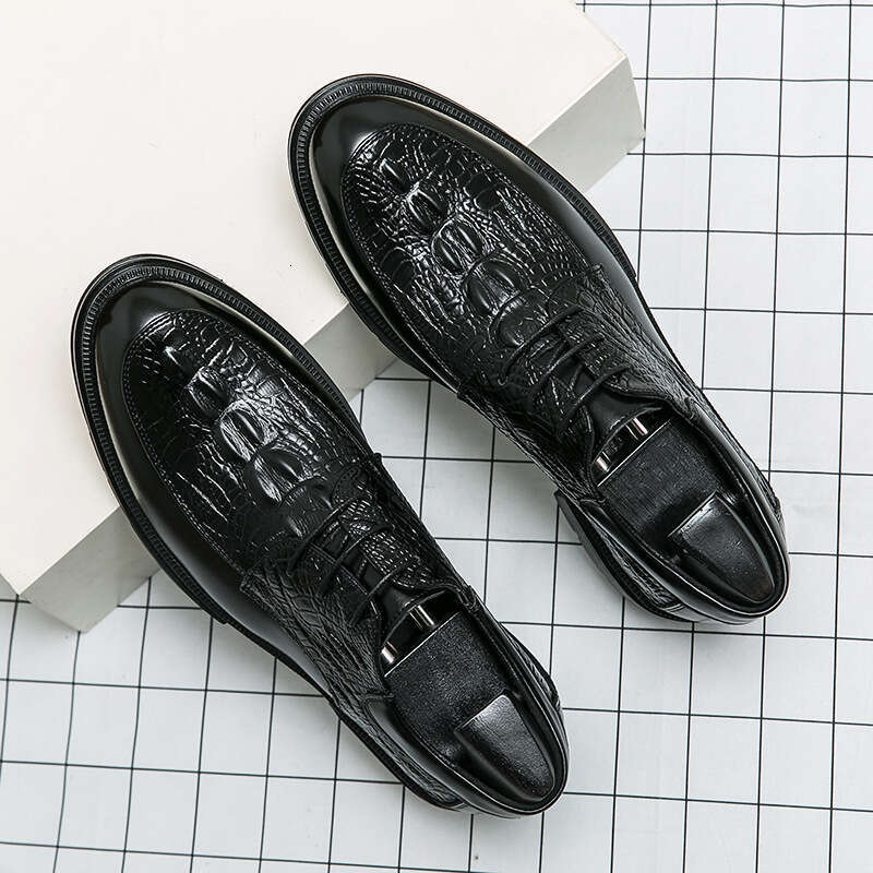 Men's oversized new fashionable men's business dress shoes, trendy crocodile patterned leather shoes