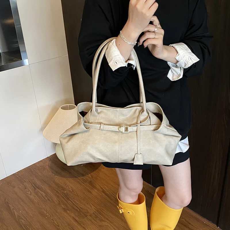 Leisure Commuter Large Capacity Bag for Women 2025 New Fashionable and Versatile Single Shoulder Underarm Bag Handheld Tote Bag Z251104