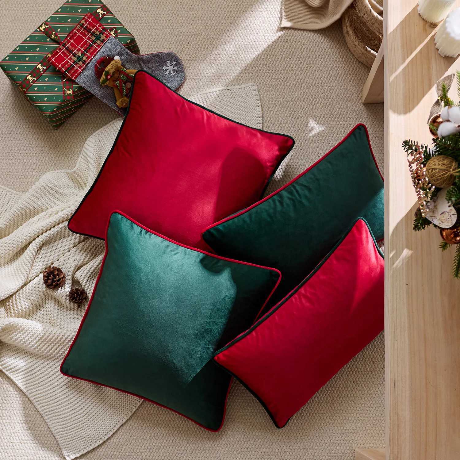 Christmas Red Green Velvet Cushion Cover with Contrast Piping Nordic Luxury Decorative Pillowcase for Xmas Holiday Party Decor Y251105