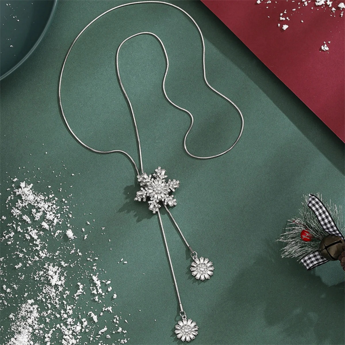 Christmas Necklace Rotating Snowflake Adjustable Long Chain Choker Elegant Sweater For Women Men Jewelry Gift 251104