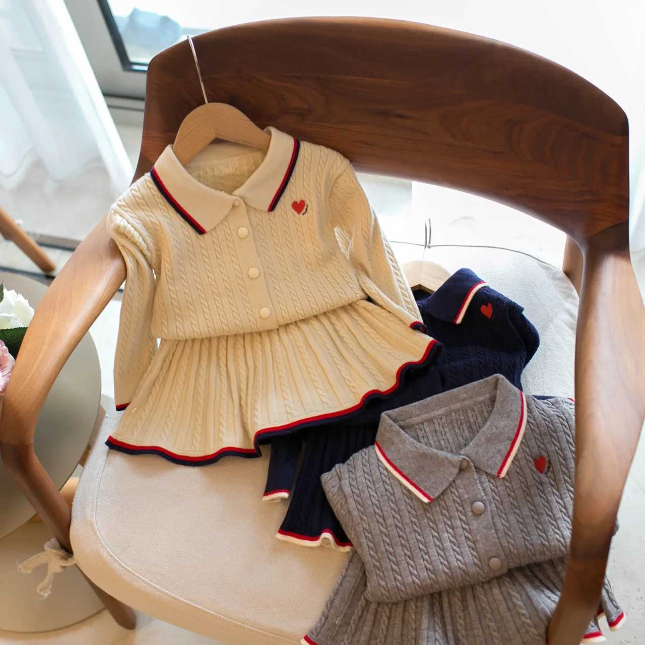 2025 Autumn/Winter Girls Campus Style Flip Collar Cardigan Sweaterpleated Skirt Two-piece Set Kids Suits School Uniform 2-6Y Y251105
