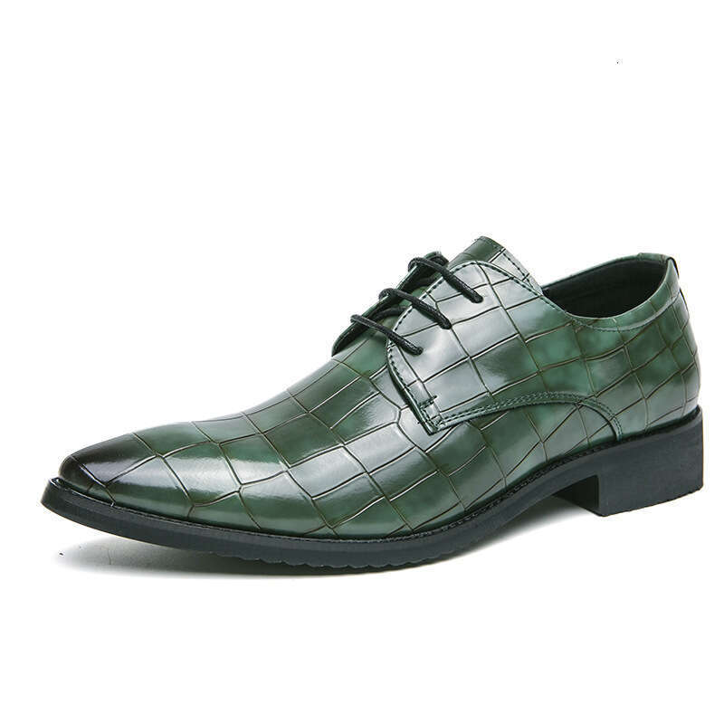 Large pointed for men's 38-48 green wedding shoes, British business dress leather shoes