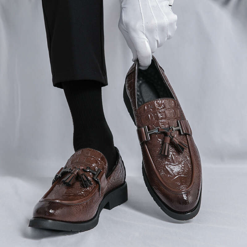 Large size leather shoes, sizes 38-46, 2024 Spring and Autumn new casual footwear with crocodile pattern embossed loafers