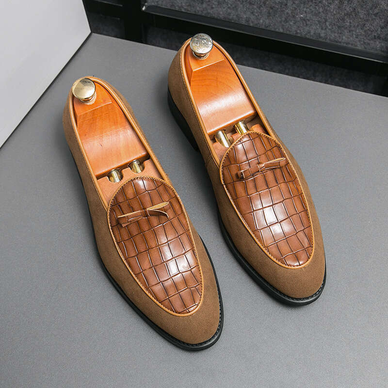 Large men's loafers, fashionable new business dress shoes, trendy one foot lazy shoes