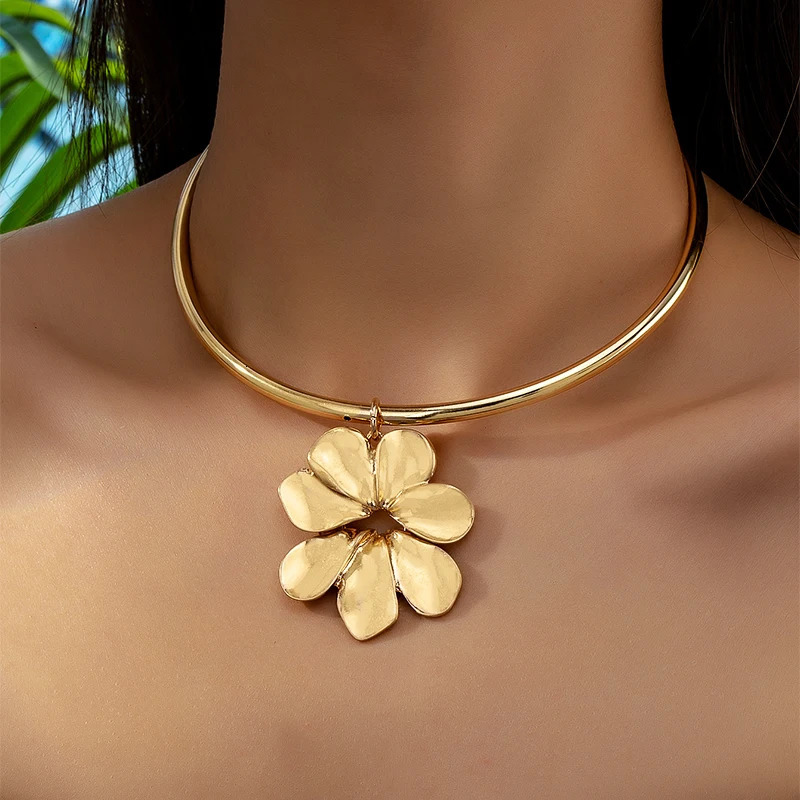 Exaggerated Big Metal Flower Pendant Choker Necklace for Women Wedding Female Collar Accessories Jewelry Gifts 251031