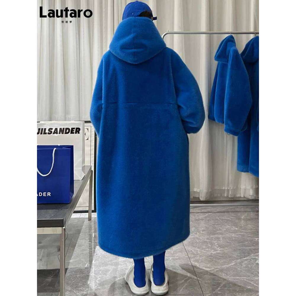 Designer Clothes Lautaro Winter Long Oversized Warm Thick Blue White Fluffy Faux Fur Coat Women With Hood Loose Casual Korean Style Fashion Hot Sellin