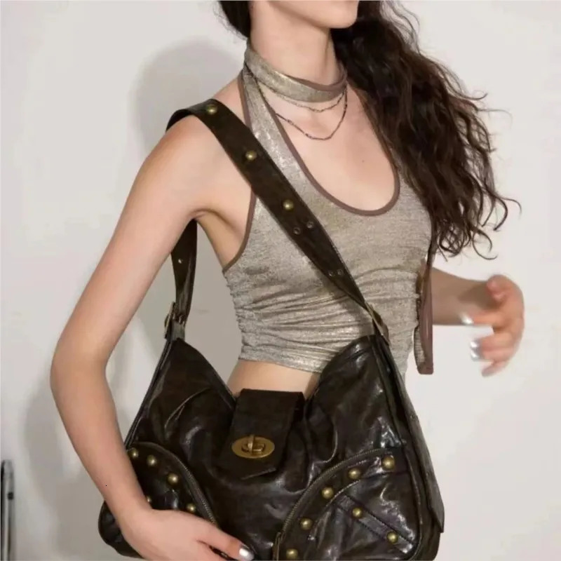 Girl Black Rivet Lock Tote Bag Women Leather Large Capacity Shoulder Bags Ladies Y2k Aesthetics Harajuku Crossbody Bag 2025 251031
