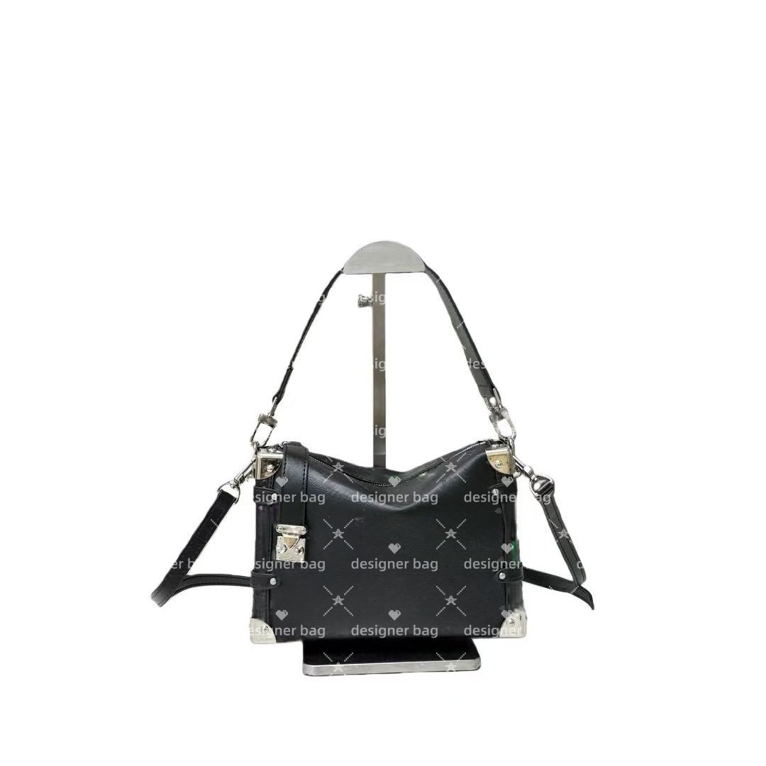 Elegant Designer Women's Handbag - Luxurious Shoulder Bag for Stylish Elegance