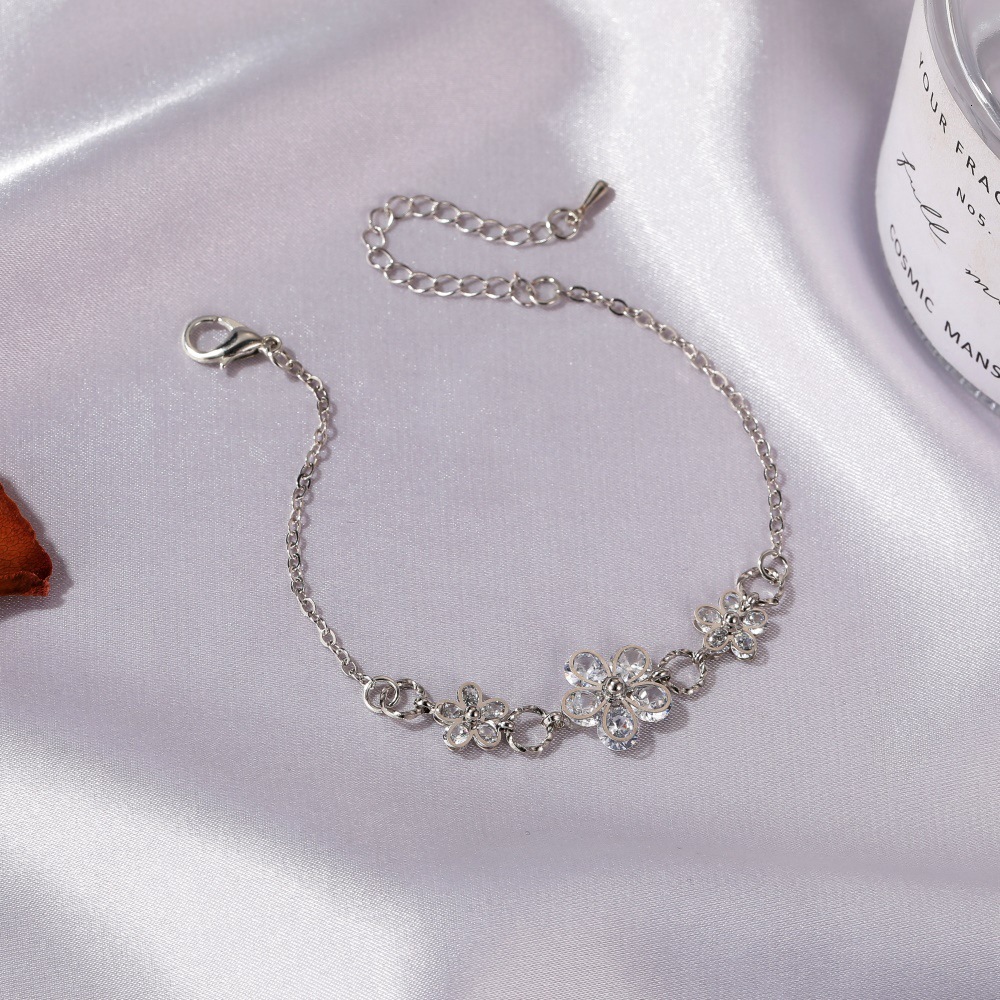 Korean Style Fresh Crystal Flower Bracelet for Women, Niche Design, Student Temperament Bracelet, Ins Internet Celebrity Birthday Gift