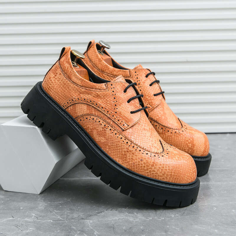 Men's oversized new casual fashionable thick soled British style big toe shoes, trendy Block leather shoes