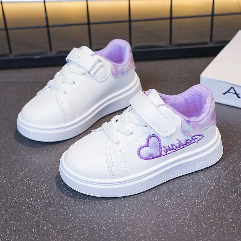 Girls White Casual Skate Shoes Sweet Heart Love Embroidery Soft School Sneakers Childrens Sports Running FootwearT251105
