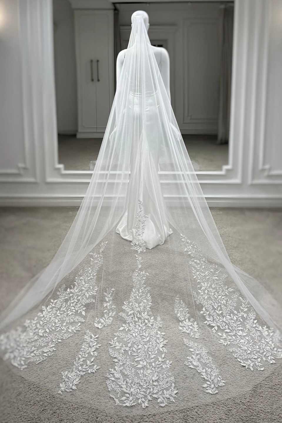 Elegant Wedding Veil 3M Long Cathedral One Layer With Comb Lace Appliques Bridal Veils Customized velo de novia