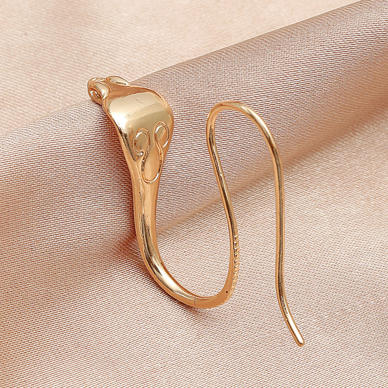 Creative Snake-Shaped Exaggerated Metal Copper-Plated Single Fashionable Personality Animal Earrings