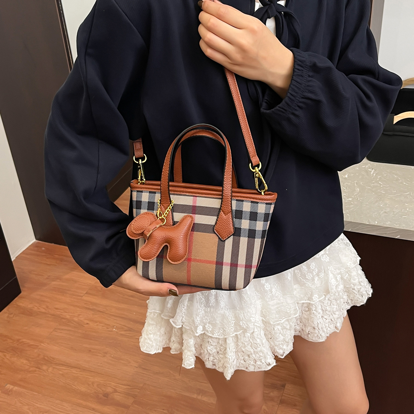 Free shipping new design trendy checkered women's bucket bag versatile retro shoulder bag elegant party commuting crossbody bag brown