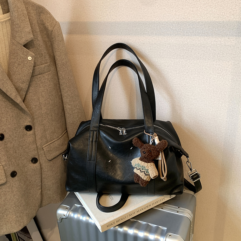 Winter women's fashionable, simple, casual, luxurious party handbag, large capacity crossbody bag, essential shoulder bag for college students sh