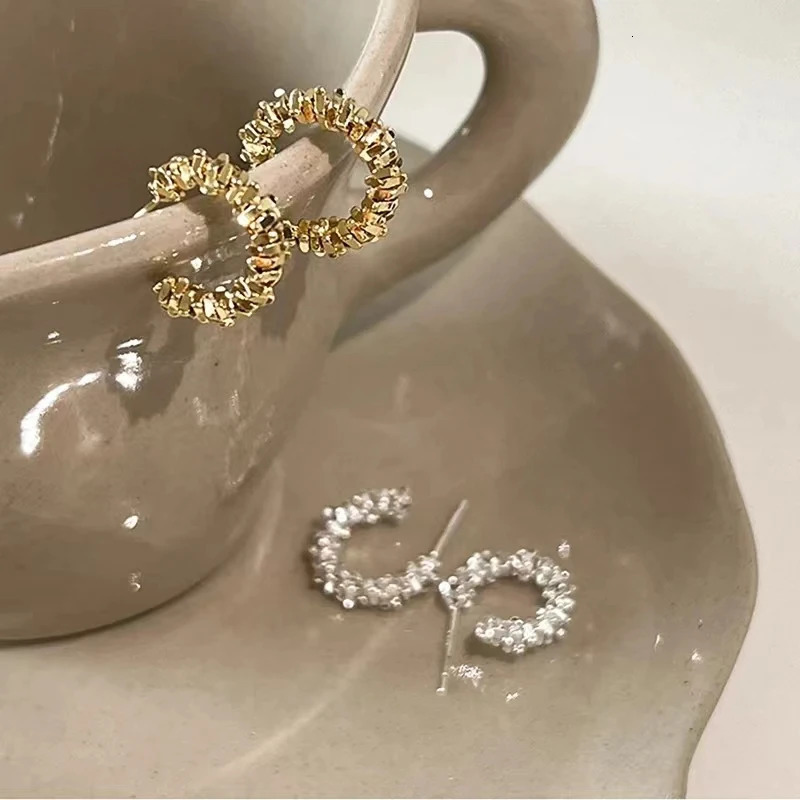 Vintage Twisted Wave Pendant Earrings Cshaped Half Round Temperature Geometry Party Accessories 250326