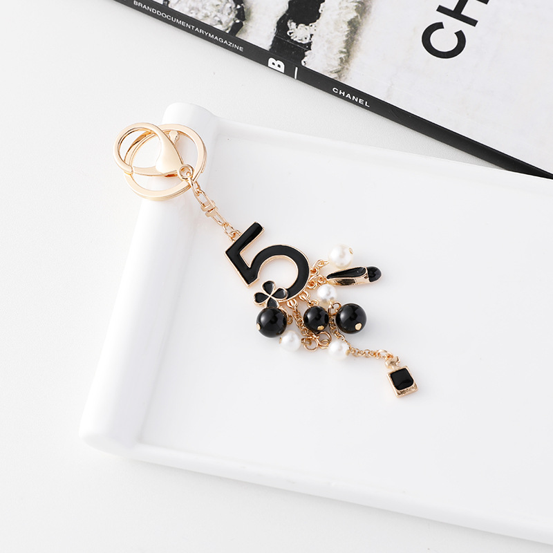 Number 5 Flower Tassel Alloy Keychain Bag Pendant Accessory Small Gift Wholesale