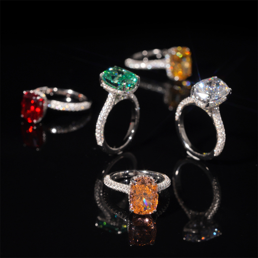 Luxury Women Side Stones Prong Setting Moissanite 5ct Oval 9*12mm 925 Silver Engagement Ring