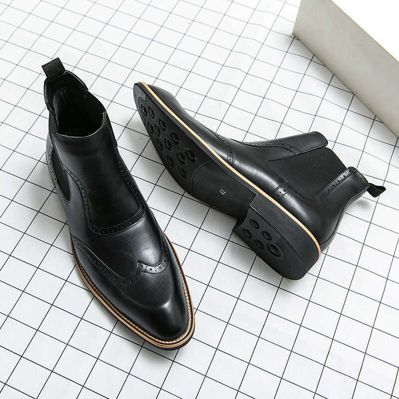 Large size new Martin fashionable men's autumn and winter leather boots trend British Chelsea mid top casual shoes