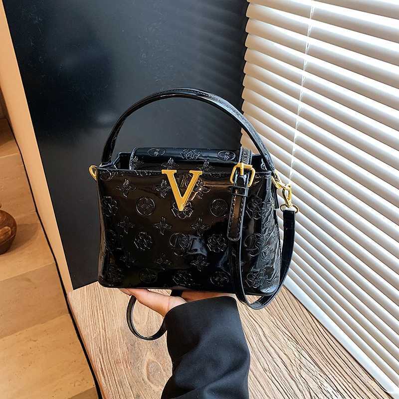 Smooth Shiny PU Solid Color Elegant Trendy Women Shoulder Bag Pattern Print Deco Handbag Crossbody Bag for Outings Party Travel Z251104