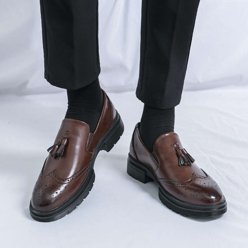 Large size fringed fashionable business formal British style Blok carved leather shoes, groom's wedding shoes