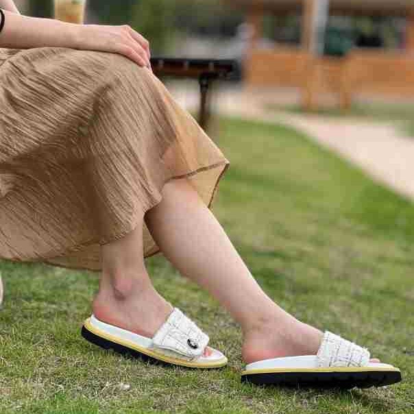 Luodisi 2025 Style Small Fragrance Style Camellia Slippers Platform Thick-Soled Lightweight Shoes Slip-On Sandals Summer Women's Sandals