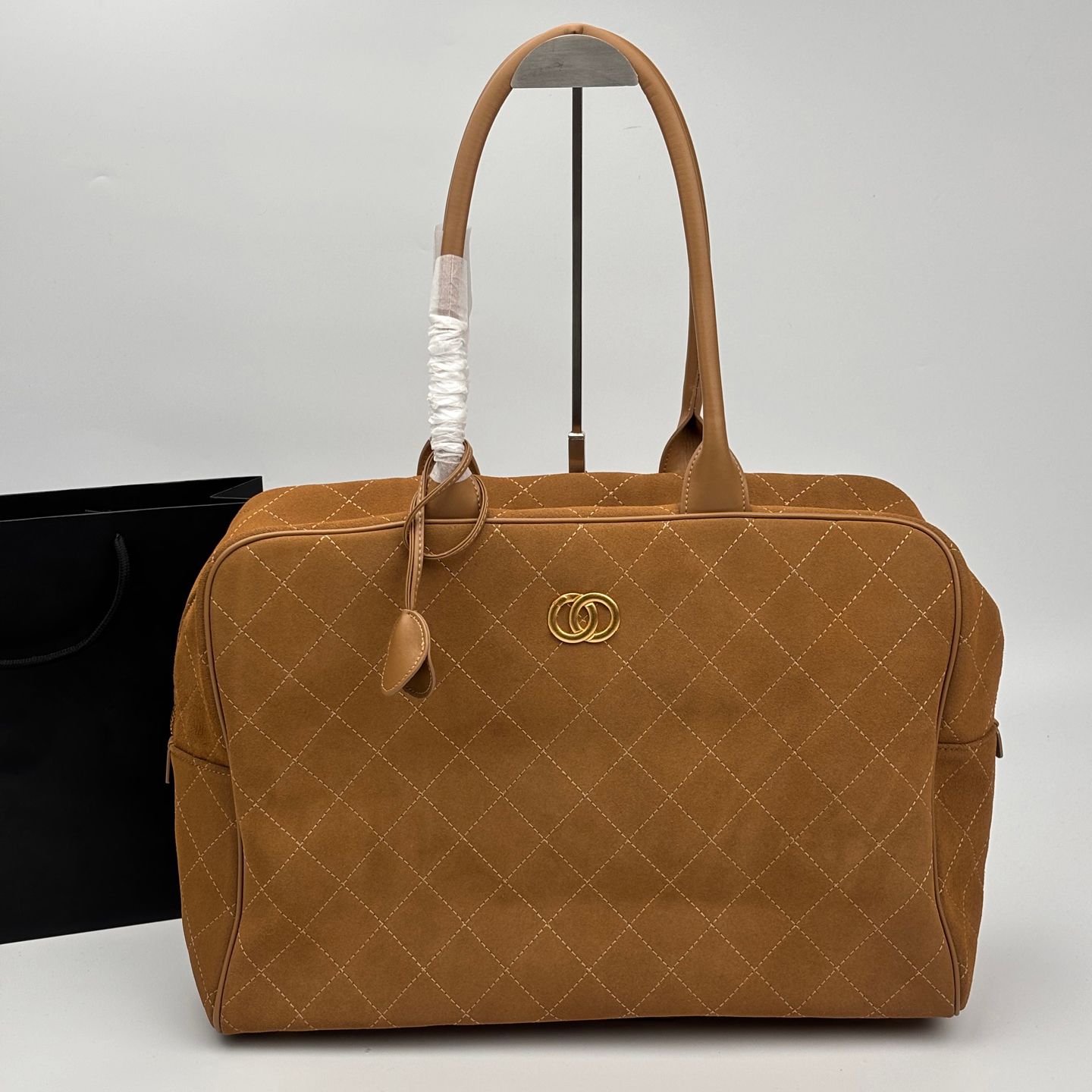 Designer bag handbag tote bag shoulder bag new style suede bag chamois leather high-quality bag style lychee leather shoulder strap gold buckle diamond grid cross bag.