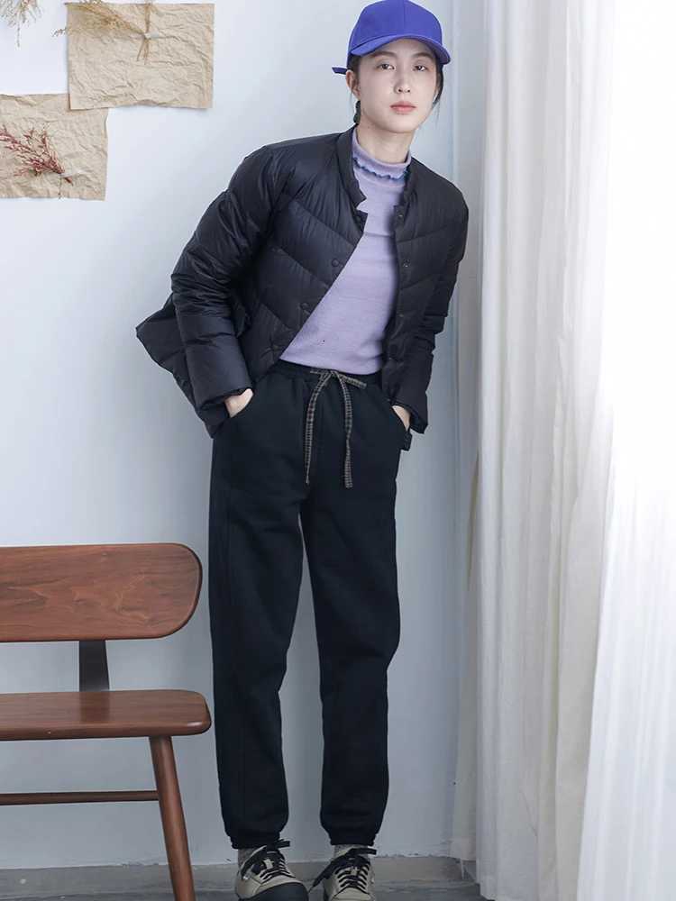 Short down jacket for women standing collar in autumn fashion with warm puffer down jacketT251105