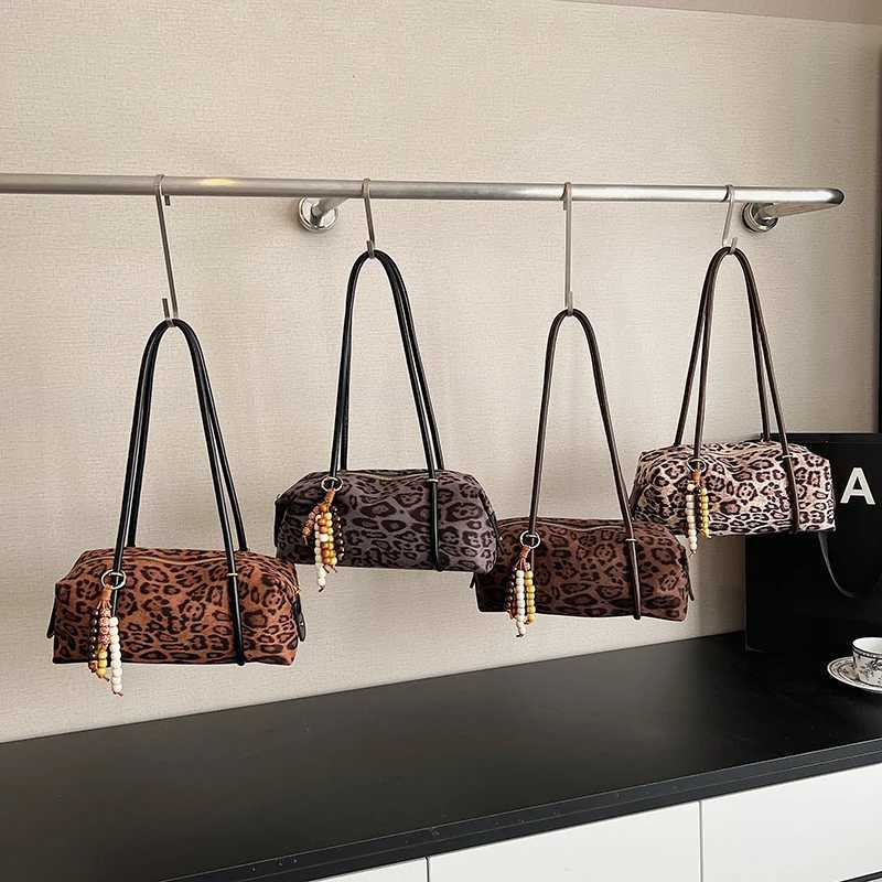 LEFTSIDE Women Small PU Leather Leopard Shoulder Bag 2025 Winter Retro Pillow Bag Luxury Designer Trend Female Handbags Z251104